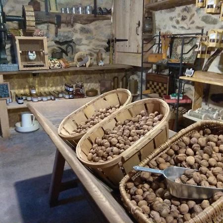 La Ferme Les Mamours La Bastide-l'Eveque Esterno foto