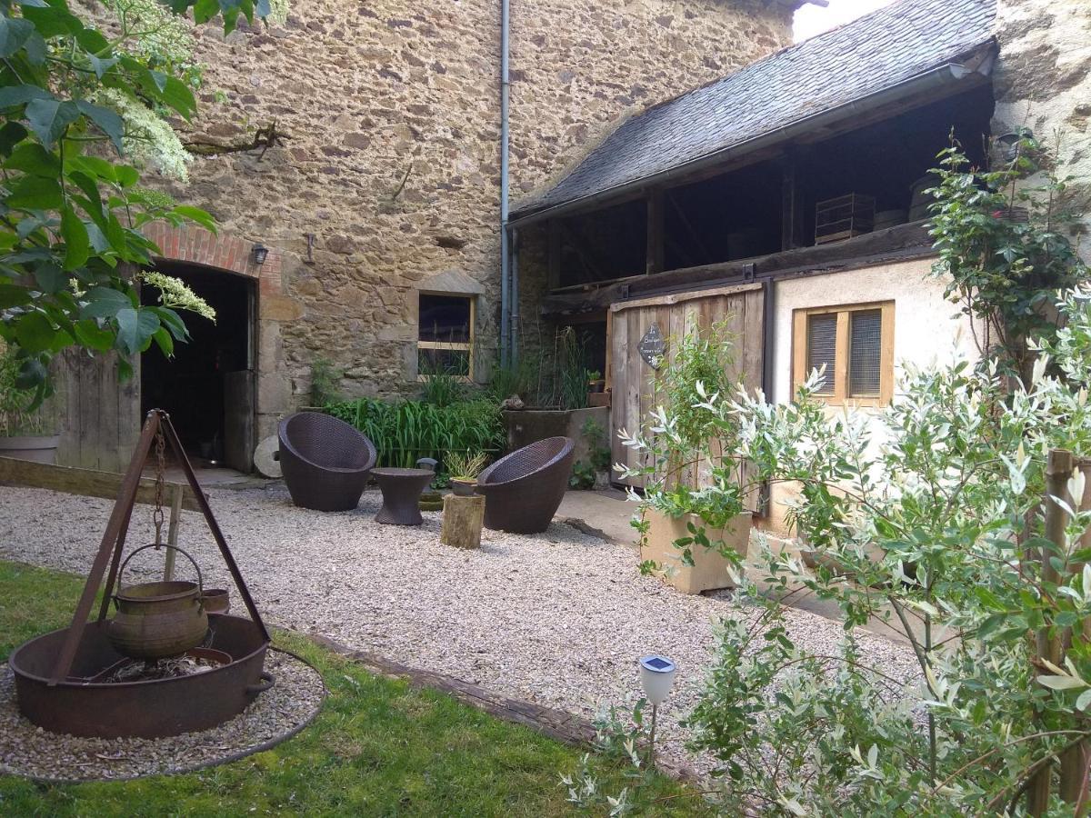 La Ferme Les Mamours La Bastide-l'Eveque Esterno foto