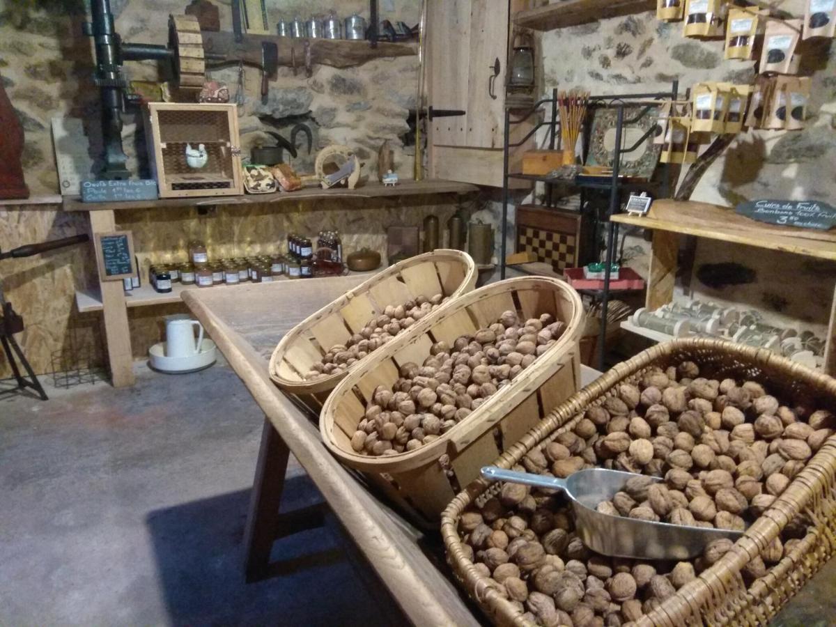 La Ferme Les Mamours La Bastide-l'Eveque Esterno foto