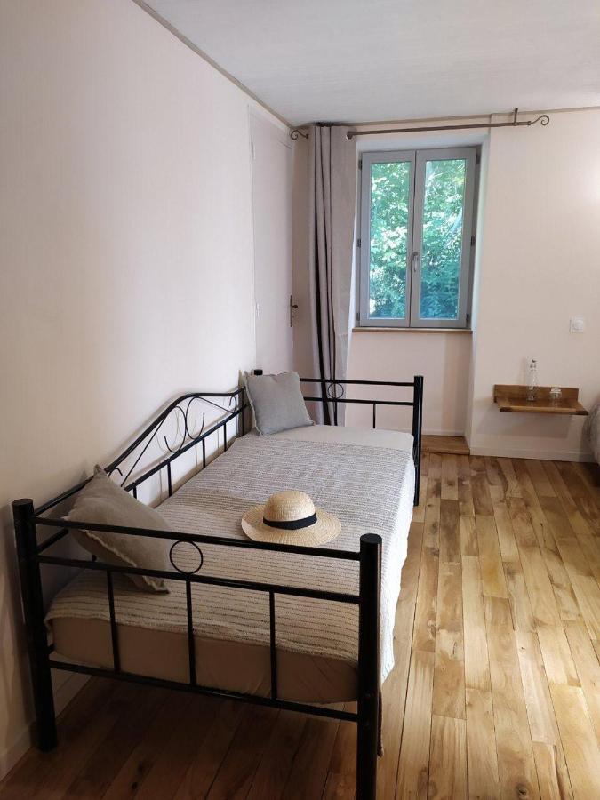 La Ferme Les Mamours La Bastide-l'Eveque Esterno foto